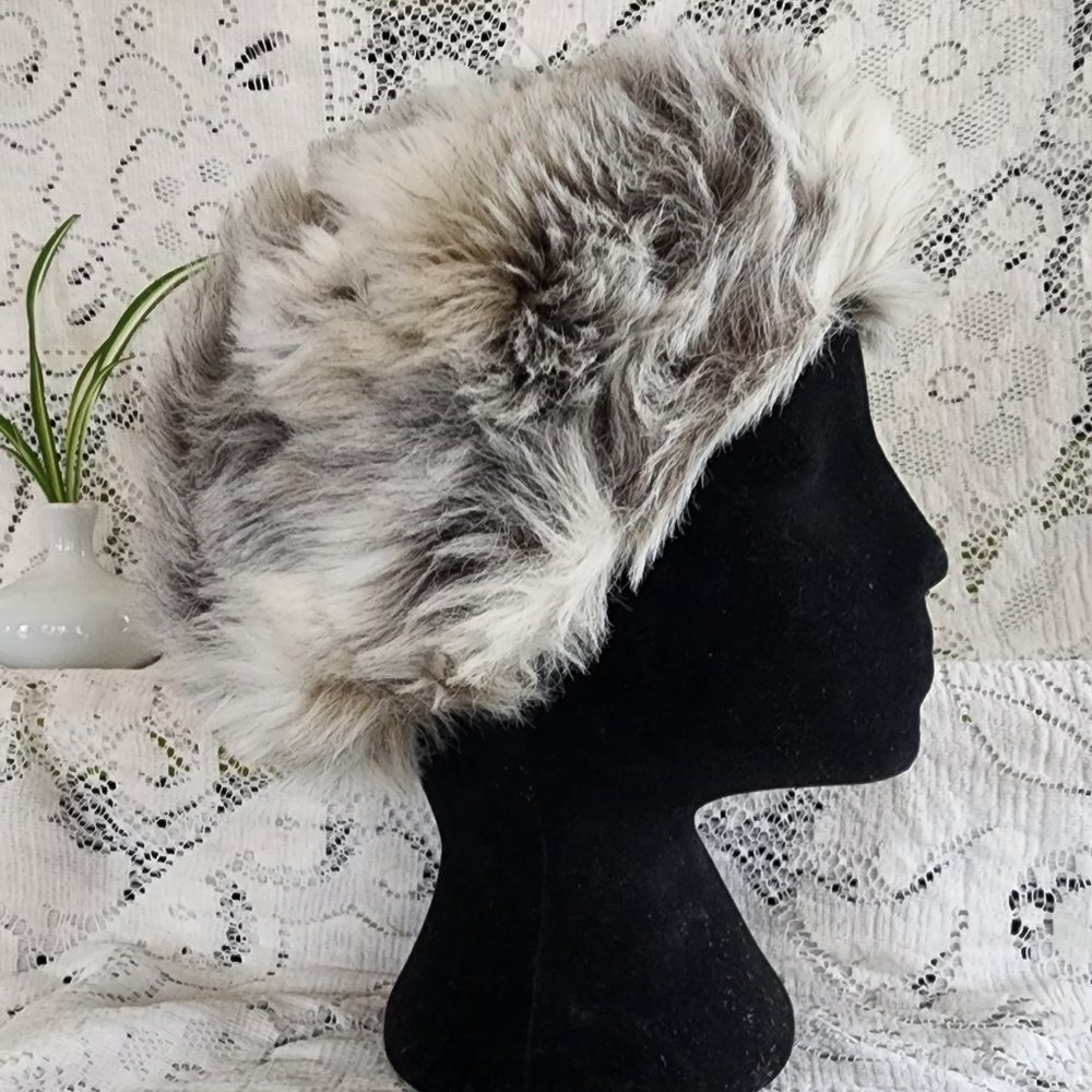 Nordic style hat, fluffy gray faux fur fox hat